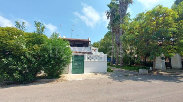 casa indipendente in vendita a Melendugno in zona Torre dell'Orso