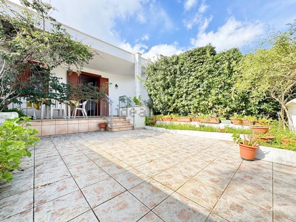 casa indipendente in vendita a Melendugno in zona Torre Saracena