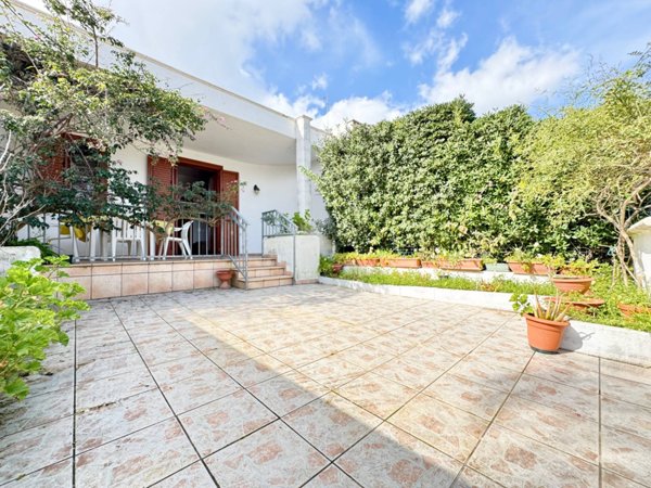 casa indipendente in vendita a Melendugno in zona Torre Saracena
