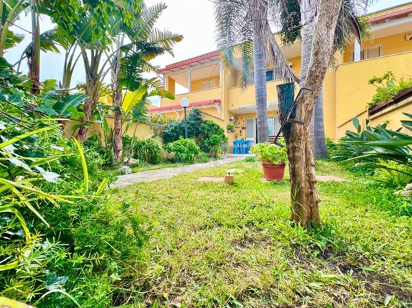 casa indipendente in vendita a Melendugno in zona Torre dell'Orso