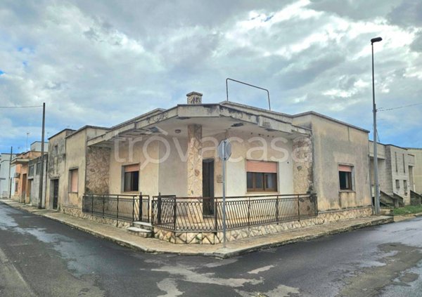 casa indipendente in vendita a Melendugno in zona Torre dell'Orso