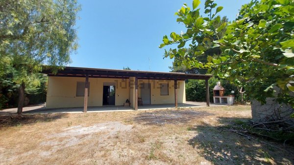 casa indipendente in vendita a Melendugno in zona Torre dell'Orso