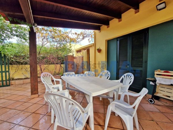 casa indipendente in vendita a Melendugno in zona Torre dell'Orso