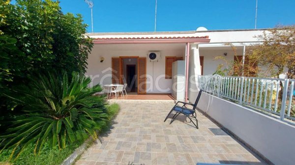 casa indipendente in vendita a Melendugno in zona Torre dell'Orso