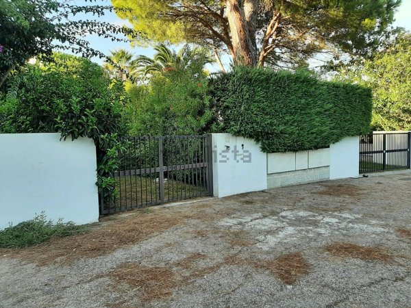 casa indipendente in vendita a Melendugno in zona Torre dell'Orso