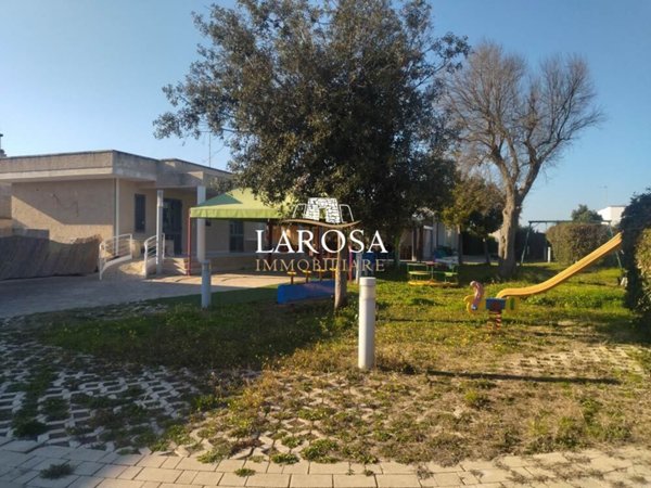 negozio in vendita a Melendugno in zona Torre Specchia