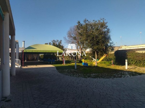 negozio in vendita a Melendugno in zona Torre Specchia