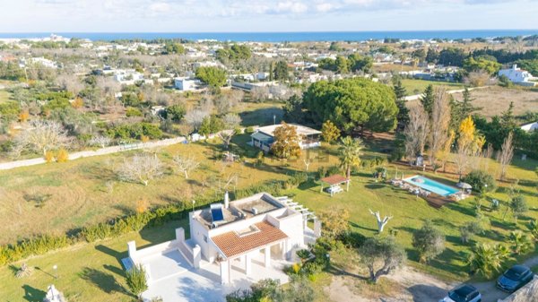 casa indipendente in vendita a Melendugno