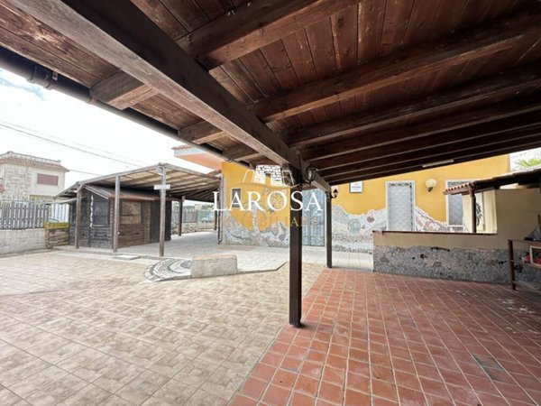 negozio in vendita a Melendugno in zona Torre Specchia