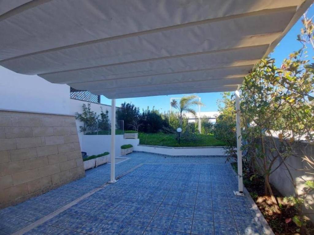 casa indipendente in vendita a Melendugno in zona Torre dell'Orso