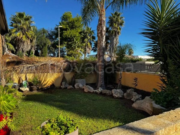 casa indipendente in vendita a Melendugno in zona Torre dell'Orso