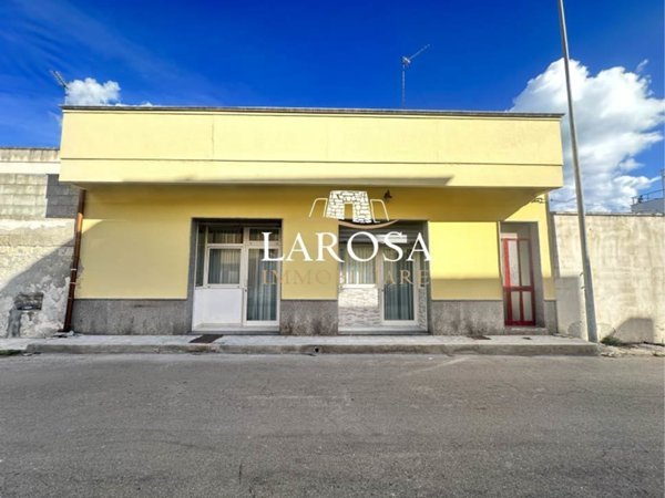 negozio in vendita a Melendugno in zona San Foca