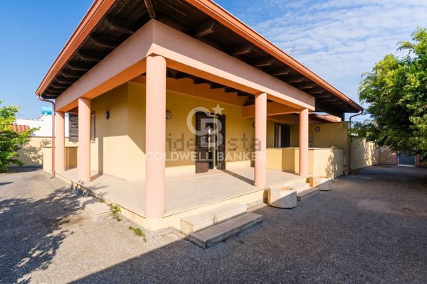 casa indipendente in vendita a Melendugno in zona Torre Specchia