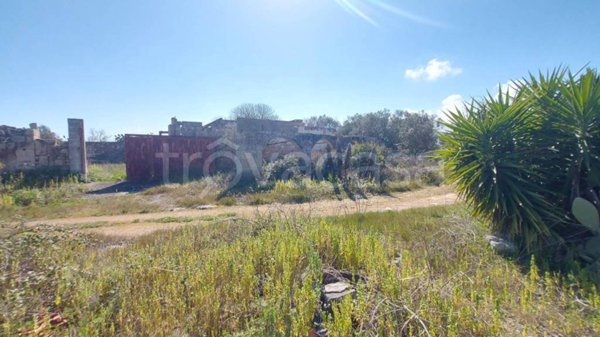 casale in vendita a Melendugno in zona Torre Sant'Andrea