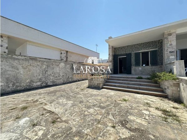 casa indipendente in vendita a Melendugno in zona San Foca
