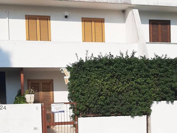 casa indipendente in vendita a Melendugno in zona Torre Saracena