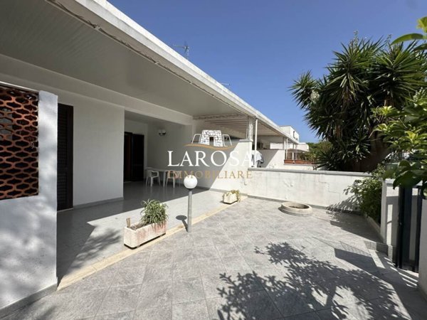 casa indipendente in vendita a Melendugno in zona Torre dell'Orso