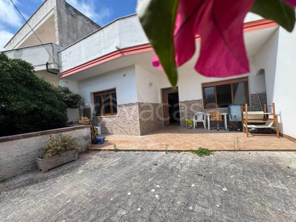 casa indipendente in vendita a Melendugno in zona Torre dell'Orso