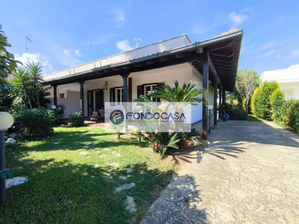 casa indipendente in vendita a Melendugno in zona Torre dell'Orso