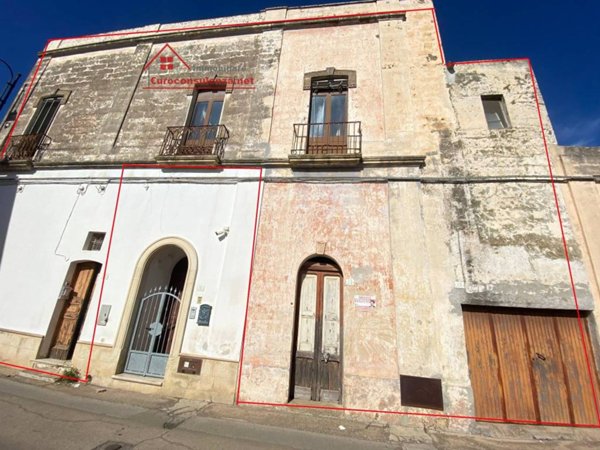 intera palazzina in vendita a Melissano