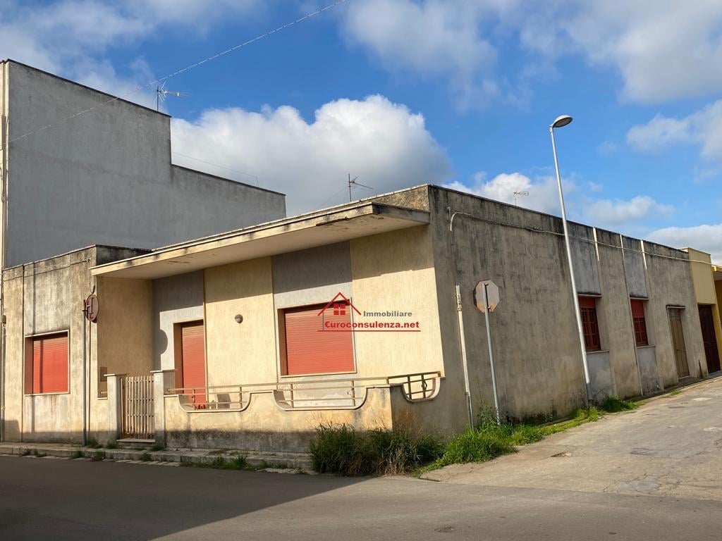 casa indipendente in vendita a Melissano