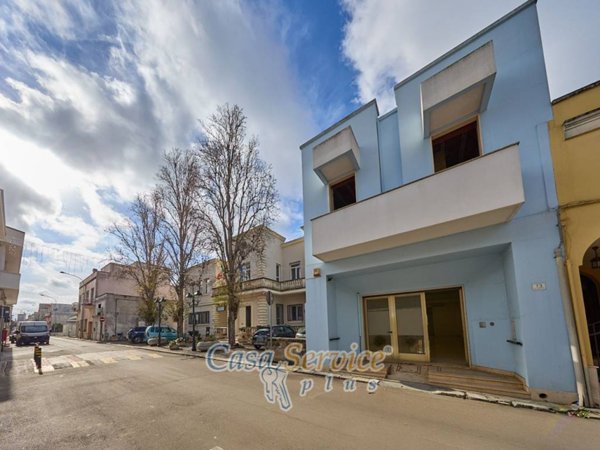 intera palazzina in vendita a Melissano