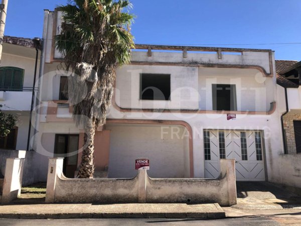 casa indipendente in vendita a Melissano