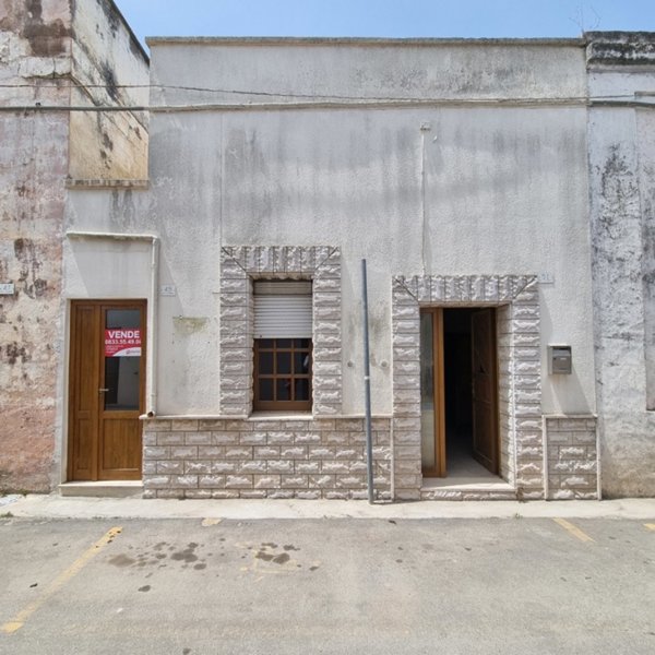 casa indipendente in vendita a Melissano