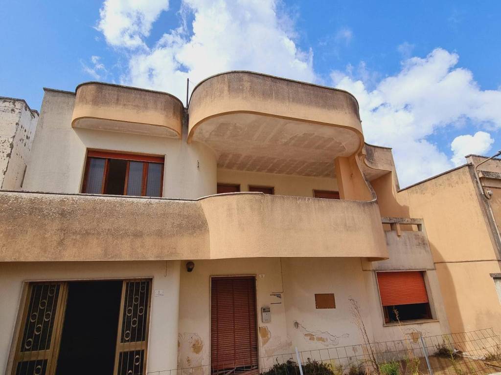 casa indipendente in vendita a Melissano