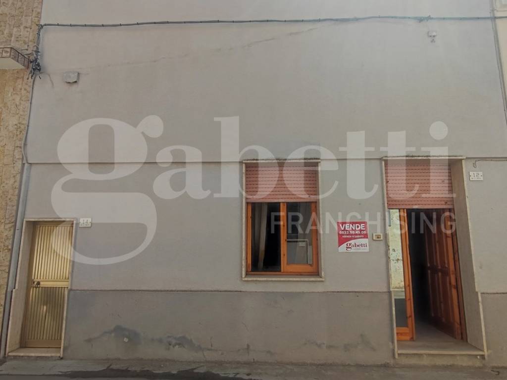 casa indipendente in vendita a Melissano