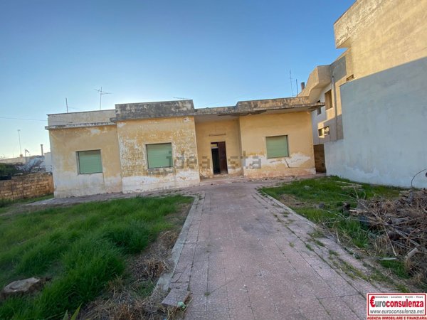 casa indipendente in vendita a Melissano