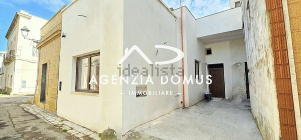 casa indipendente in vendita a Melissano