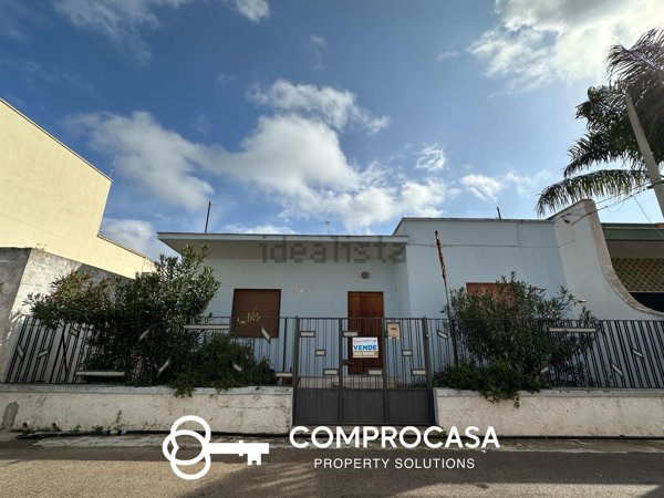 casa indipendente in vendita a Melissano