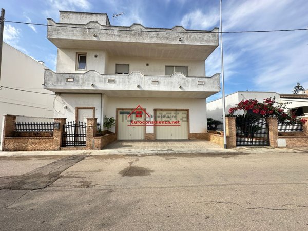 casa indipendente in vendita a Melissano