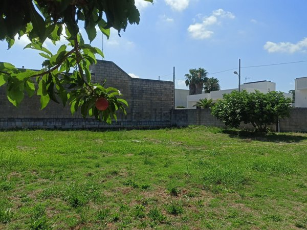 terreno edificabile in vendita a Melpignano