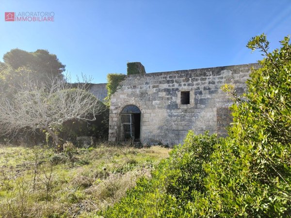 casale in vendita a Miggiano