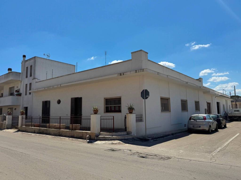 casa indipendente in vendita a Miggiano
