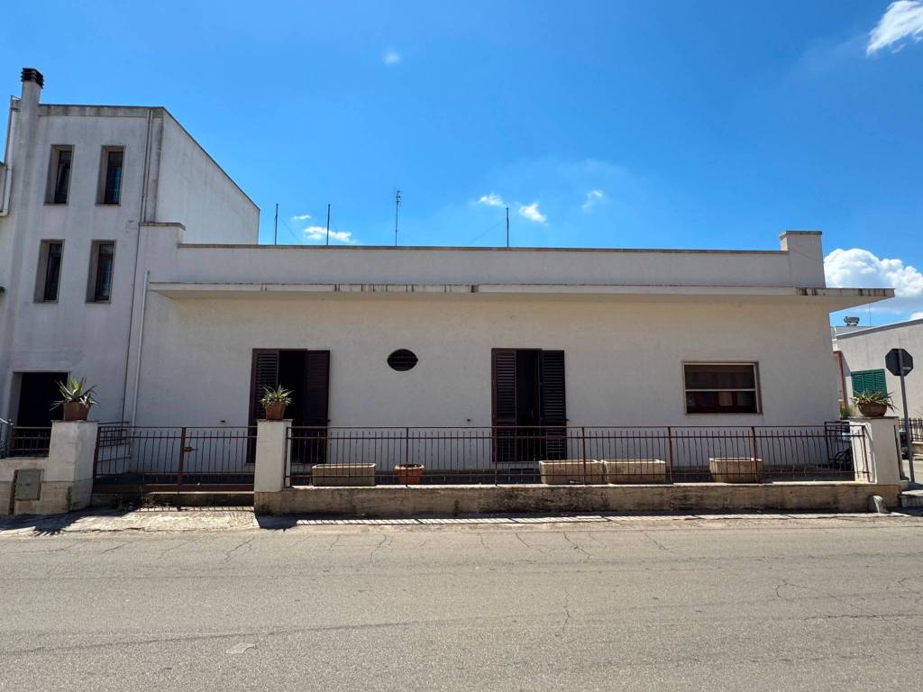 casa indipendente in vendita a Miggiano