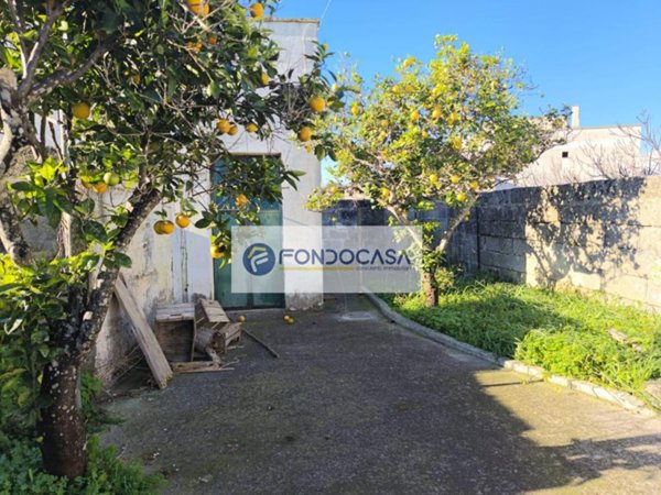 casa indipendente in vendita a Minervino di Lecce in zona Cocumola