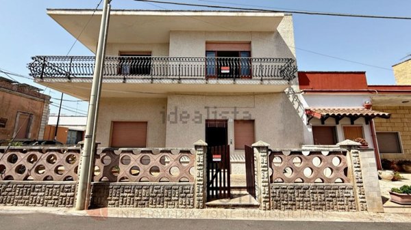 casa indipendente in vendita a Minervino di Lecce in zona Specchia Gallone