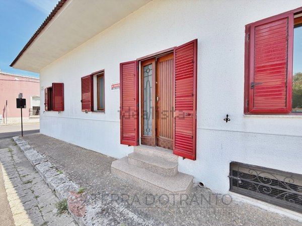 casa indipendente in vendita a Minervino di Lecce in zona Specchia Gallone