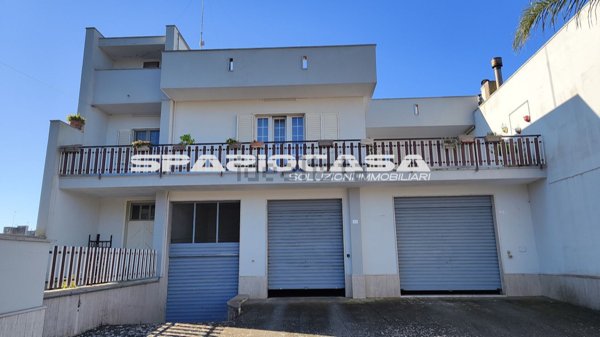 casa indipendente in vendita a Minervino di Lecce in zona Specchia Gallone