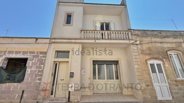 casa indipendente in vendita a Minervino di Lecce in zona Specchia Gallone