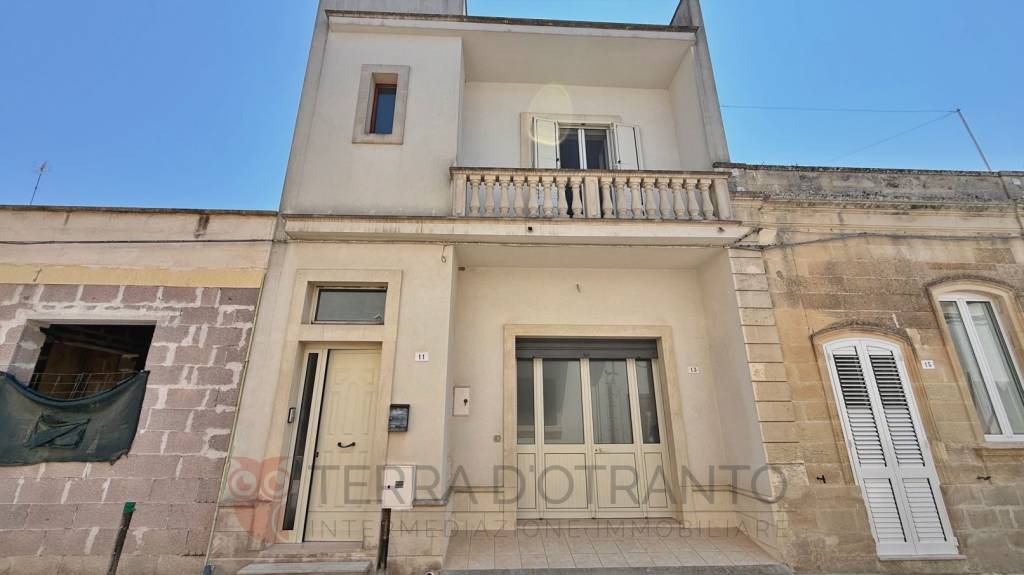 casa indipendente in vendita a Minervino di Lecce in zona Specchia Gallone