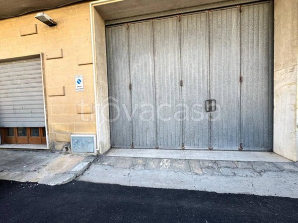 locale commerciale in vendita a Monteroni di Lecce