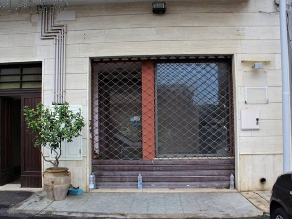 negozio in vendita a Monteroni di Lecce