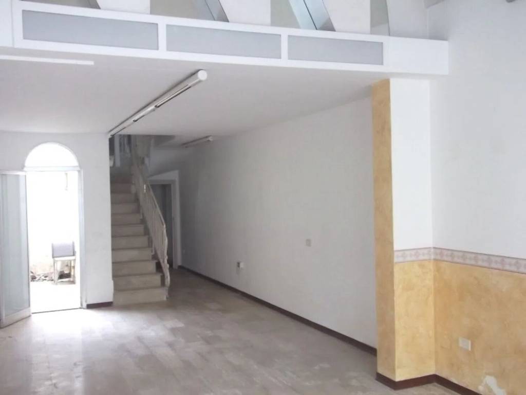 negozio in vendita a Monteroni di Lecce