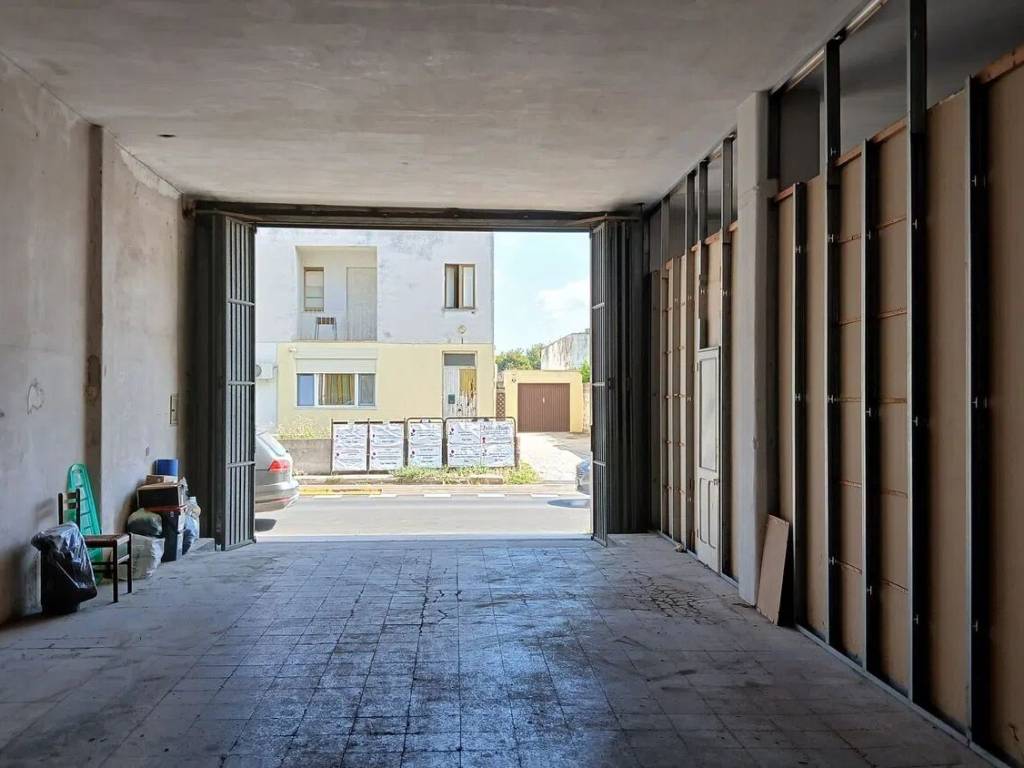 negozio in vendita a Monteroni di Lecce