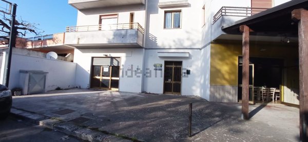 locale commerciale in vendita a Monteroni di Lecce