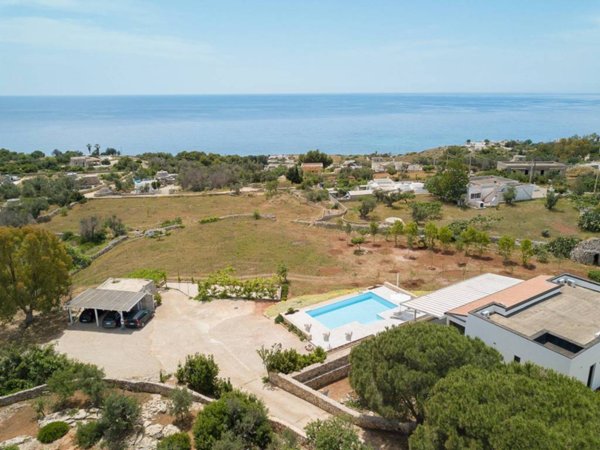 casa indipendente in vendita a Morciano di Leuca